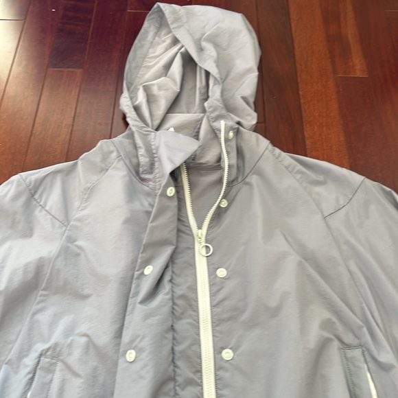 Fabletics Halle Cropped Hooded Jacket In Raincloud/Cool Mint - Picture 7 of 9